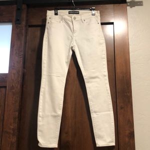 Express size 8 white denim mid rise legging